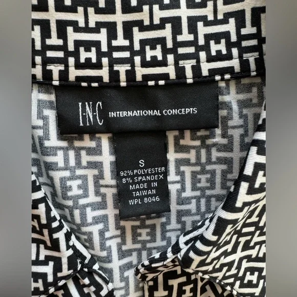 Black/White Collared Blouse - Picture 3 of 4